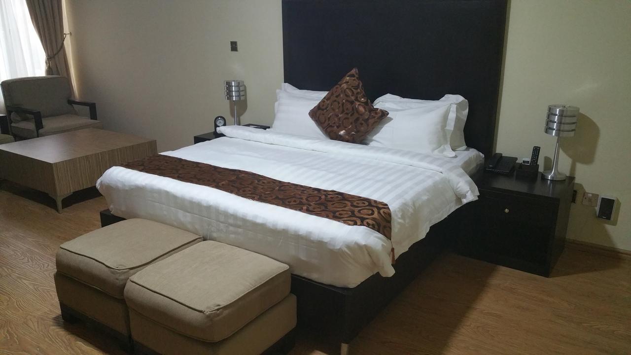 Hotel H210 Aliayabiagba Zewnętrze zdjęcie