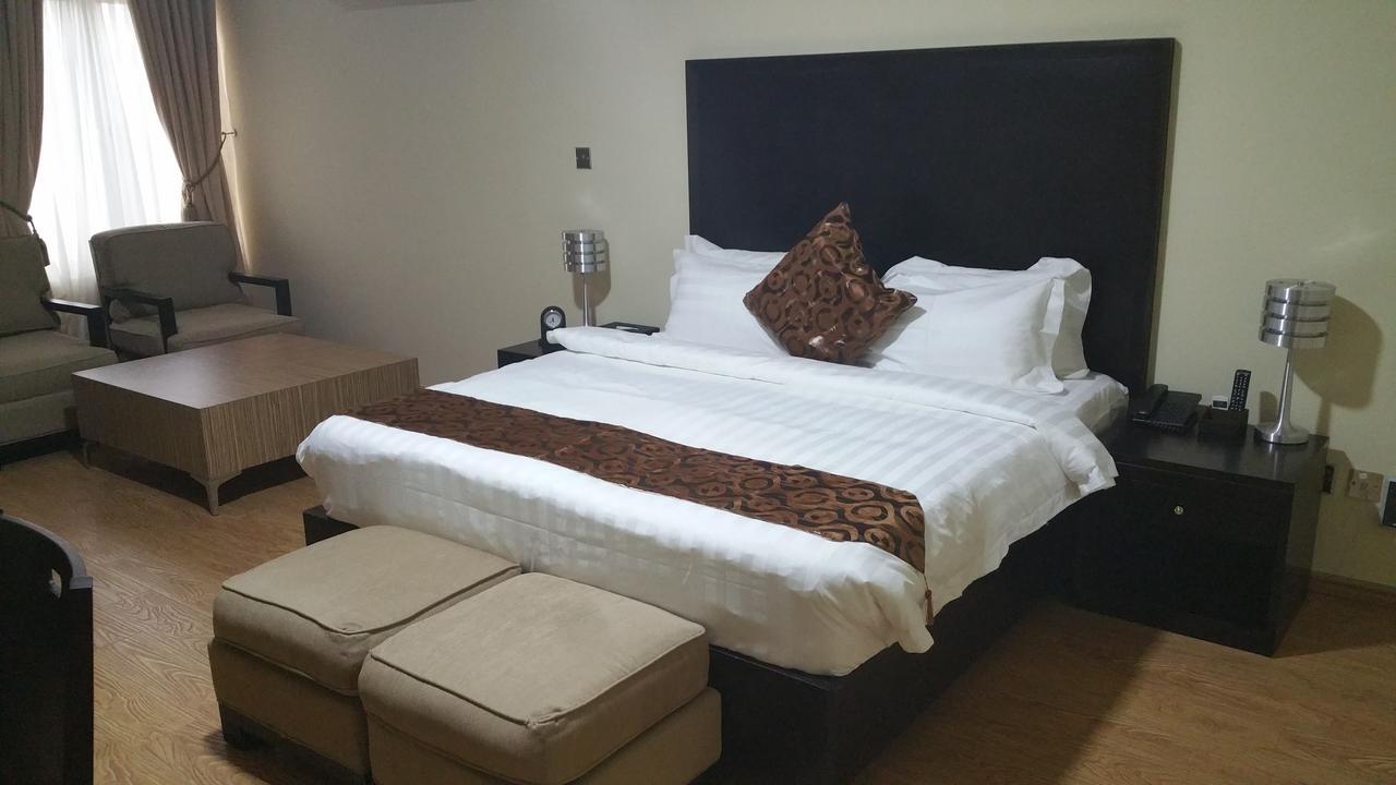 Hotel H210 Aliayabiagba Zewnętrze zdjęcie